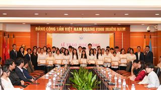 Xét cấp học bổng "Thắp Sáng Niềm Tin" cho tân sinh viên năm học 2025-2026