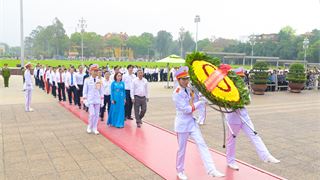 [Chùm ảnh] Chuỗi hoạt động ý nghĩa trước thềm Lễ phát động Tháng Công nhân, Tháng hành động về ATVSLĐ năm 2025