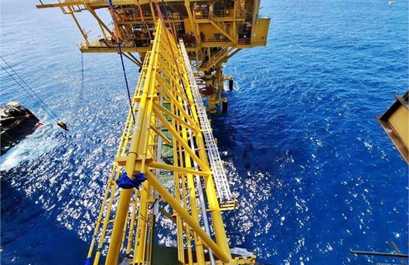 Lắp đặt thành công Khối thượng tầng giàn BK-24, mỏ Bạch Hổ
