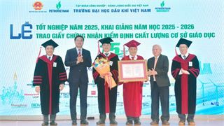 PVU vinh dự đón nhận Giấy chứng nhận Kiểm định chất lượng giáo dục chu kỳ mới