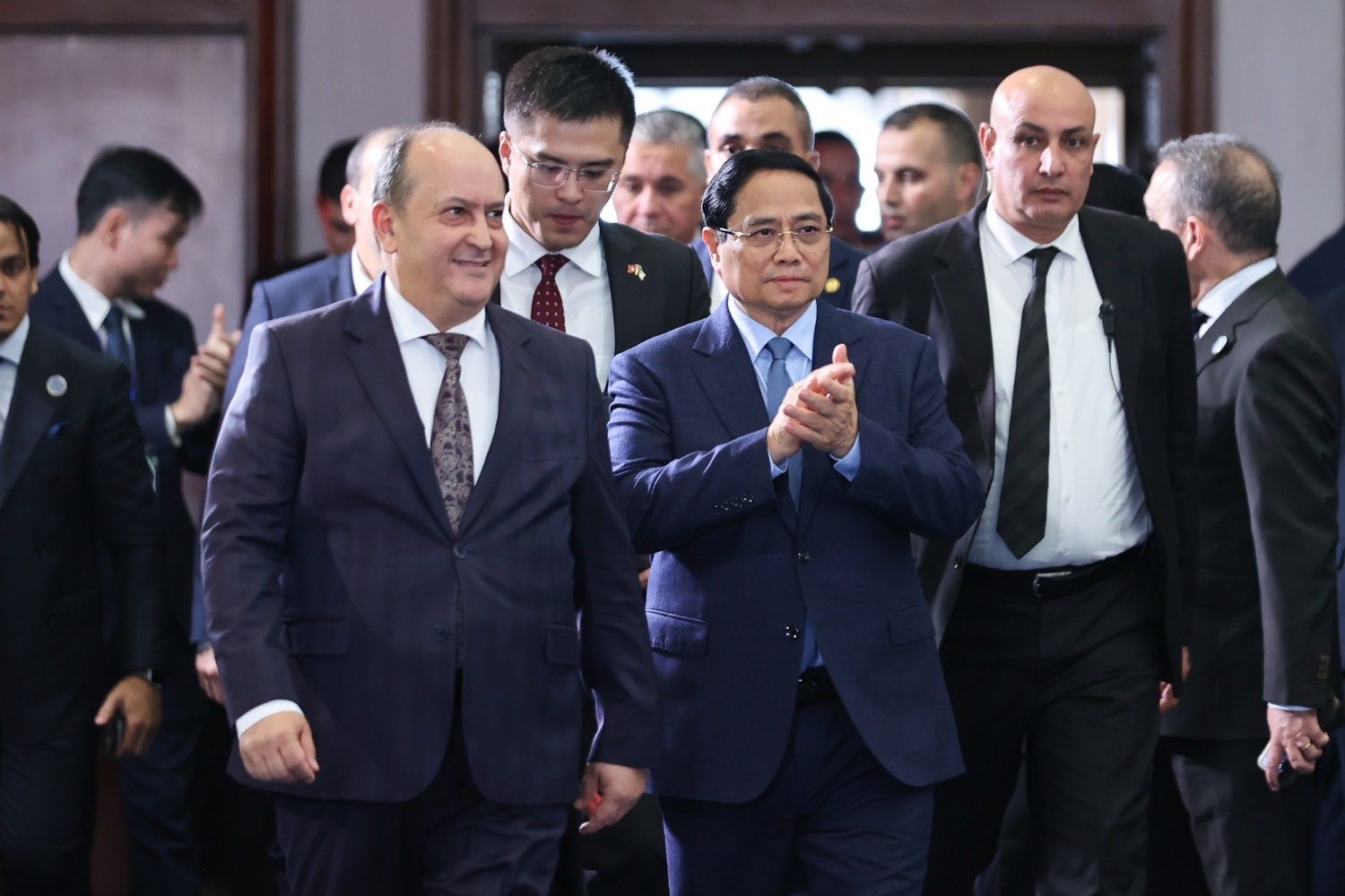 Thủ tướng Phạm Minh Chính và Thủ tướng Algeria Sifi Ghrieb dự Diễn đàn Kinh tế Việt Nam - Algeria
