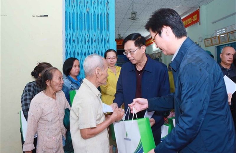 Nghĩa tình người Petrovietnam