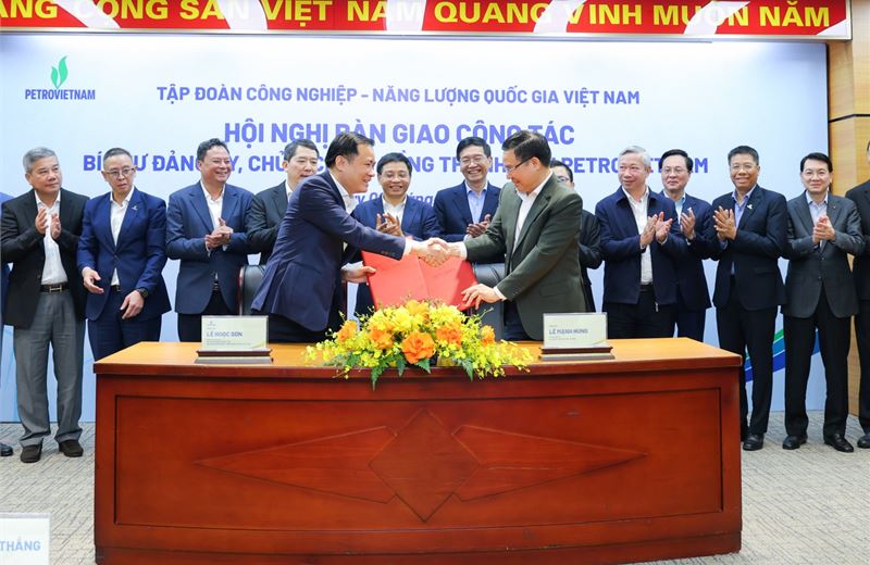 Petrovietnam tổ chức bàn giao công tác Bí thư Đảng ủy, Chủ tịch HĐTV