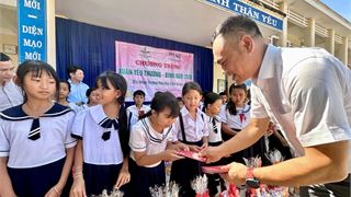Xuân yêu thương - Nghĩa tình Petrovietnam sưởi ấm vùng lũ, tiếp sức bệnh nhi