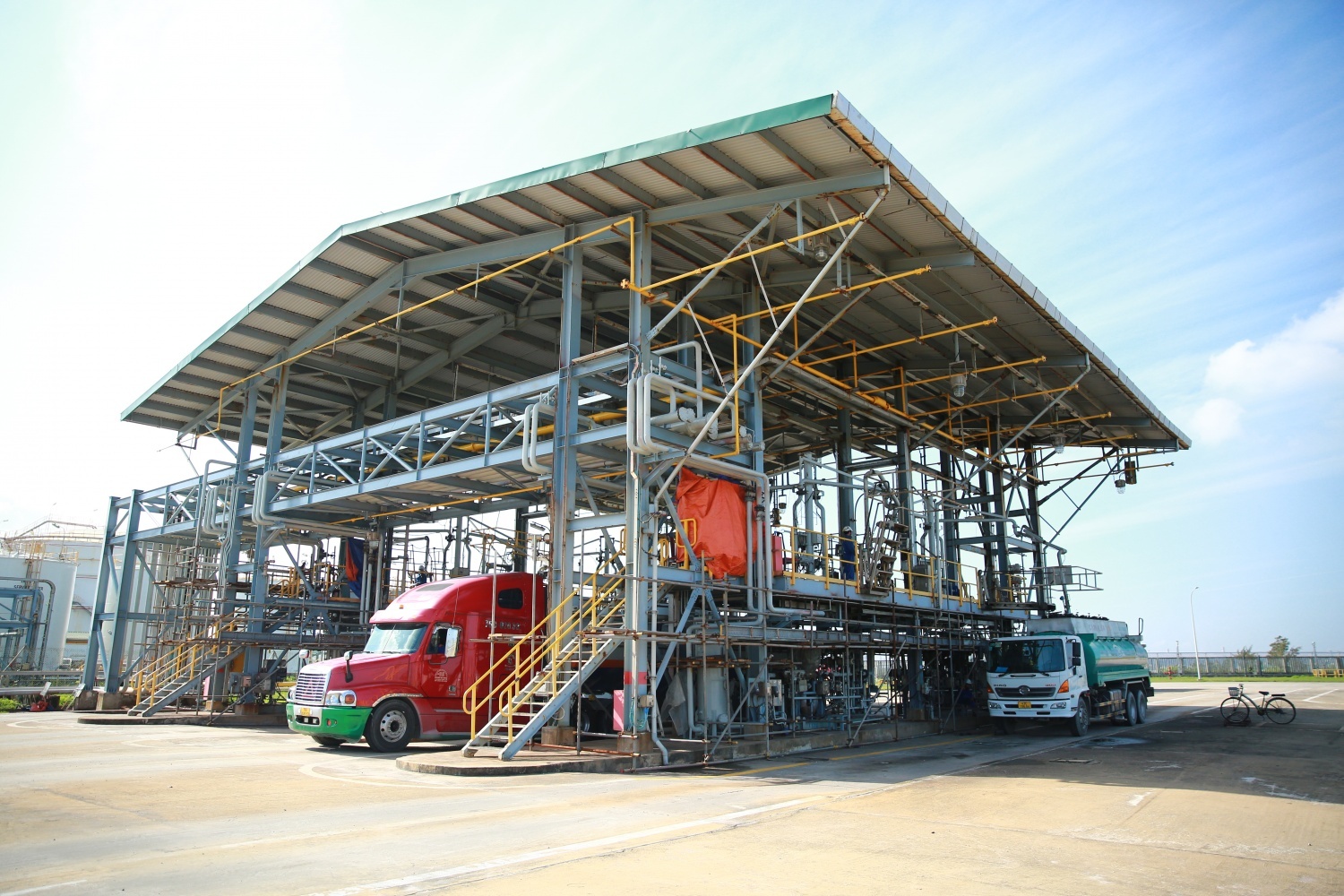 Hoạt động xuất sản phẩm tại NMLD Dung Quất được đẩy nhanh, góp phần bình ổn nguồn cung xăng dầu trong nước trước những tác động từ thị trường thế giới.