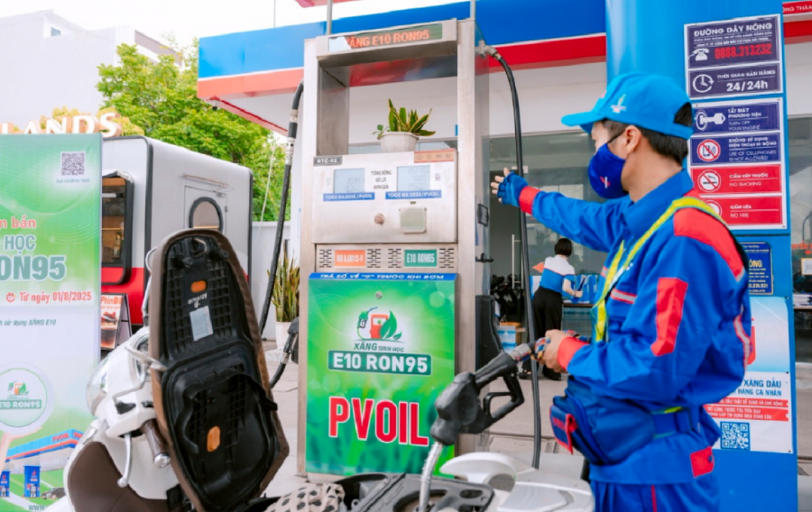 Cửa hàng xăng dầu của PVOIL.