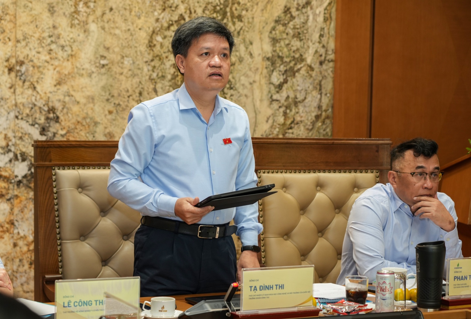 Phó Chủ nhiệm Ủy ban KHCN&MT Tạ Đình Thi ghi nhận, đánh giá cao kết quả thực thi chính sách, pháp luật về bảo vệ môi trường của Petrovietnam.