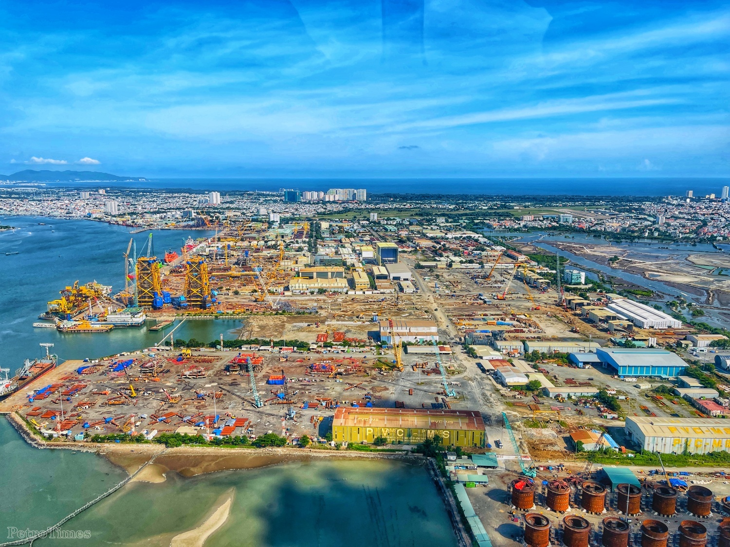Thế mạnh của Petrovietnam không chỉ nằm ở lĩnh vực năng lượng truyền thống mà còn ở các ngành công nghiệp nền tảng và công nghệ tương lai.