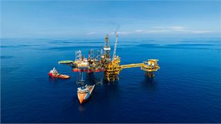 Dầu khí biển trước sức ép COP26: Chuyển đổi để giữ trụ cột an ninh năng lượng