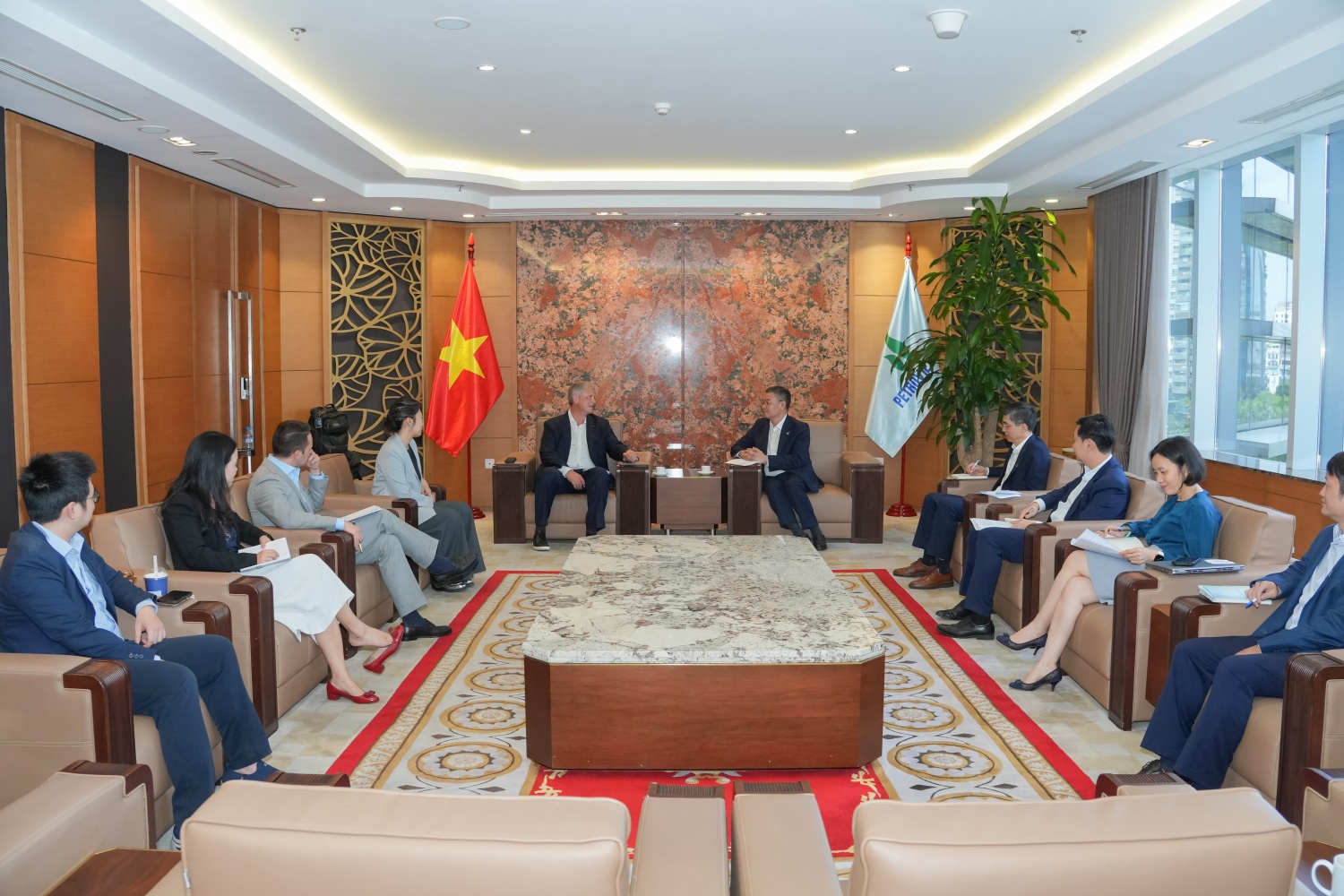 Petrovietnam và CIP thúc đẩy hợp tác, mở rộng cơ hội đầu tư điện gió ngoài khơi tại Việt Nam