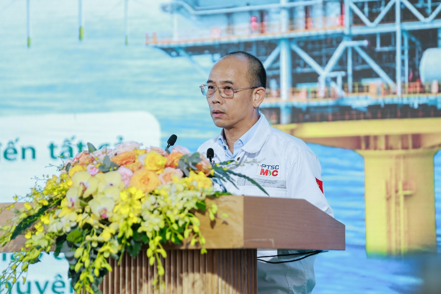 Ông Tô Ngọc Tú - Giám đốc PTSC M&C - ghi nhận nỗ lực của đội ngũ kỹ sư, người lao động và sự đồng hành của các đối tác trong suốt quá trình thực hiện dự án.