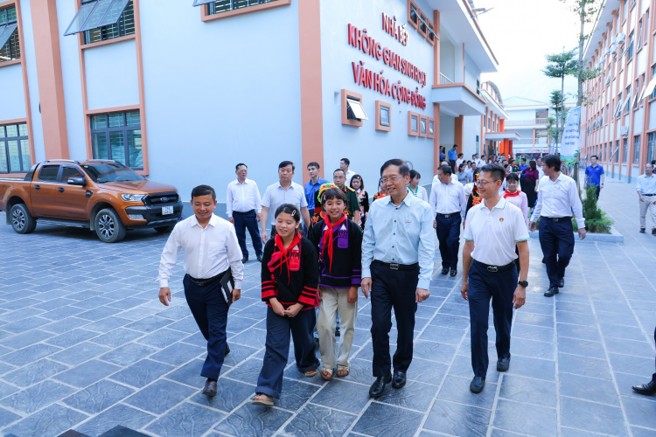 Không khí hân hoan của thầy và trò nhà trường trong ngày Trung thu