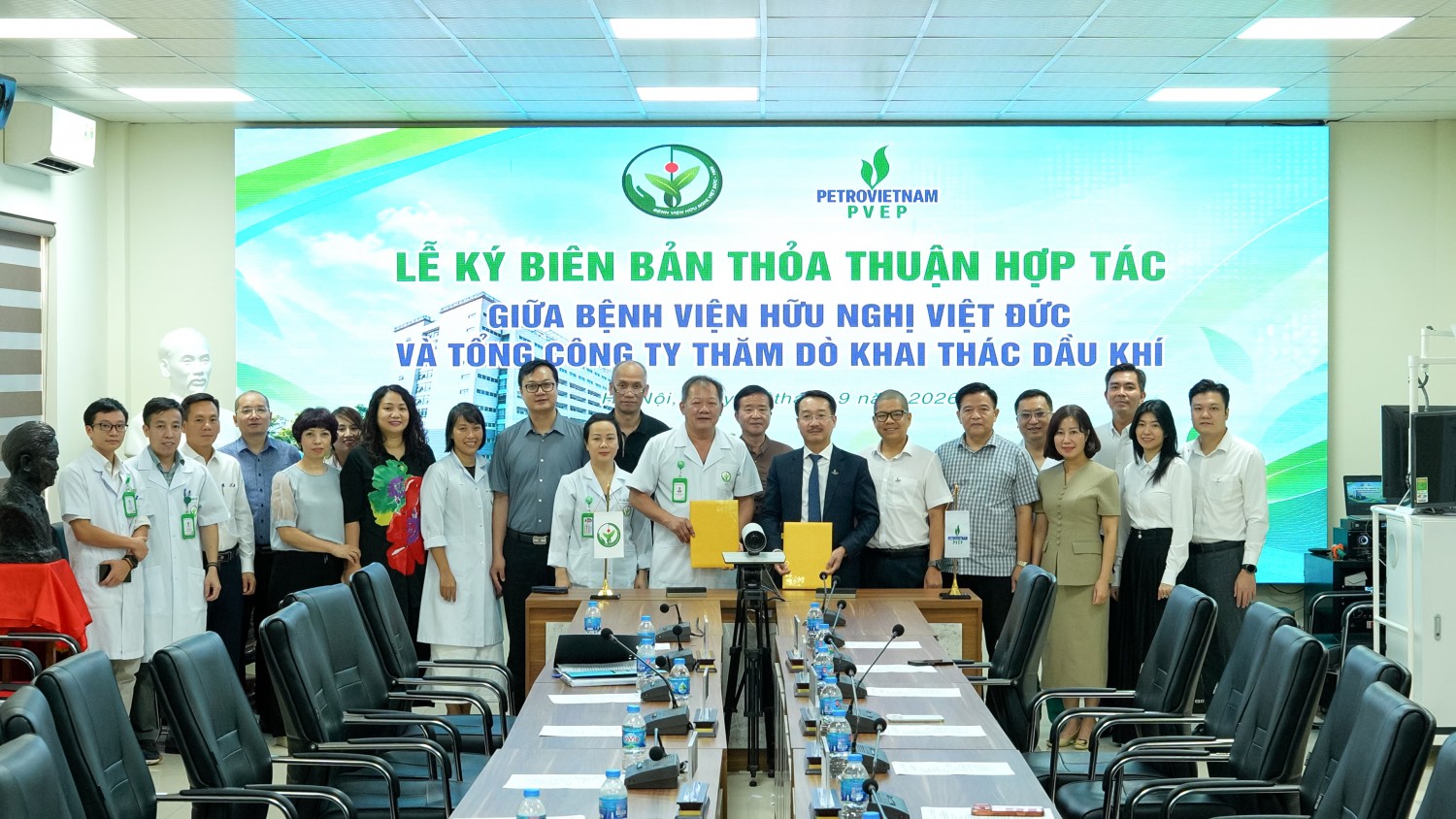 Thỏa thuận hợp tác tạo tiền đề để PVEP và Bệnh viện Hữu nghị Việt Đức tăng cường kết nối, chia sẻ nguồn lực và kinh nghiệm, qua đó triển khai các chương trình hợp tác phù hợp với nhu cầu thực tiễn và thế mạnh của mỗi đơn vị.