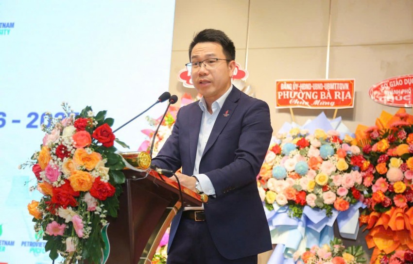 Ông Ngô Khánh Xạ - Phó Tổng Giám đốc PVEP phát biểu tại buổi lễ.