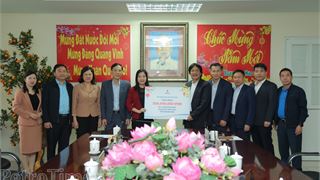 Petrovietnam trao tặng hỗ trợ Tết Vì người nghèo tỉnh Thanh Hóa
