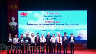 Công bố Cẩm nang Văn hóa Vietsovpetro