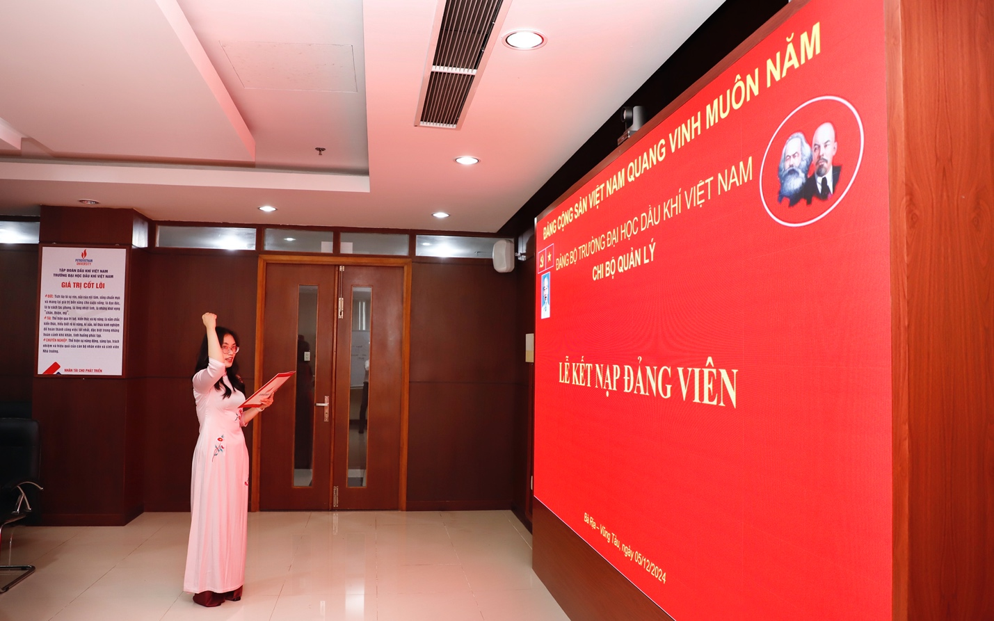 Đảng bộ PVU: Phát triển Đảng viên năm 2024 và xây dựng tổ chức Đảng vững mạnh Đảng bộ PVU: Đẩy mạnh công tác phát triển đảng viên và xây dựng tổ chức Đảng vững mạnh