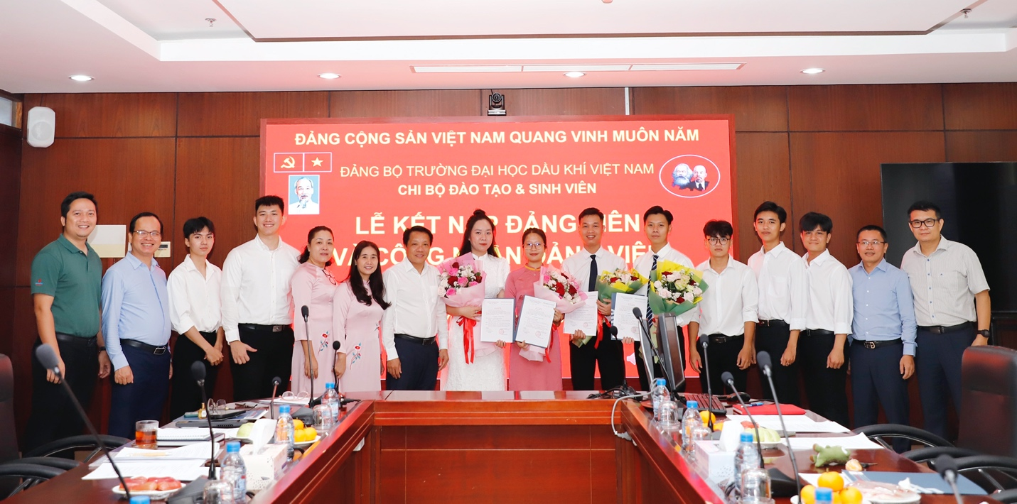 Đảng bộ PVU: Phát triển Đảng viên năm 2024 và xây dựng tổ chức Đảng vững mạnh Đảng bộ PVU: Đẩy mạnh công tác phát triển đảng viên và xây dựng tổ chức Đảng vững mạnh