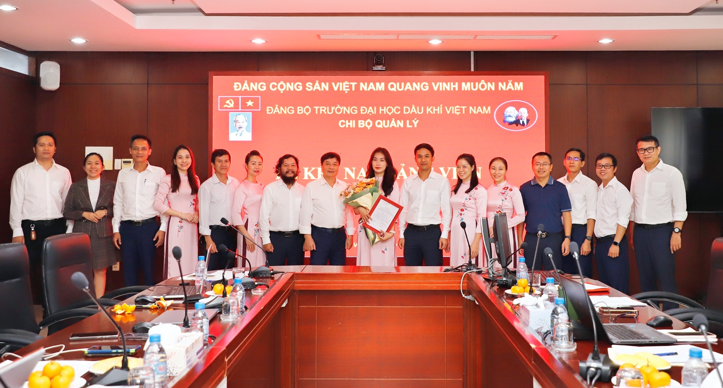 Đảng bộ PVU: Phát triển Đảng viên năm 2024 và xây dựng tổ chức Đảng vững mạnh Đảng bộ PVU: Đẩy mạnh công tác phát triển đảng viên và xây dựng tổ chức Đảng vững mạnh