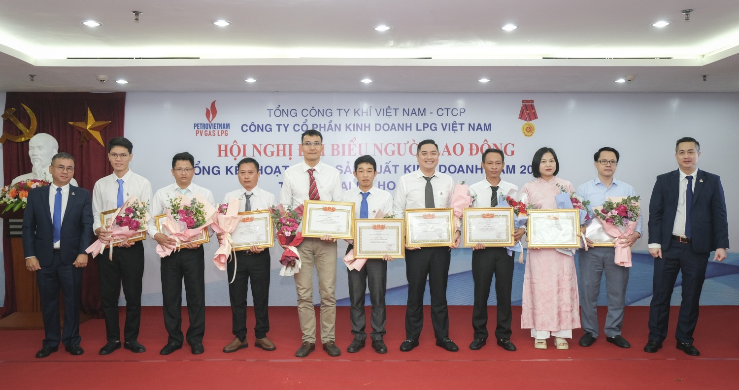 Khen thưởng các điển hình lao động năm 2024
