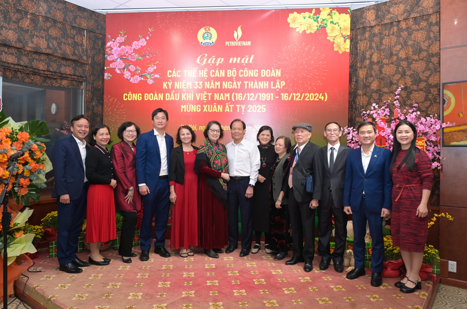 CĐ DKVN tri ân, gặp mặt các thế hệ cán bộ Công đoàn khu vực phía Bắc CĐ DKVN tri ân, gặp mặt các thế hệ cán bộ Công đoàn khu vực phía Bắc