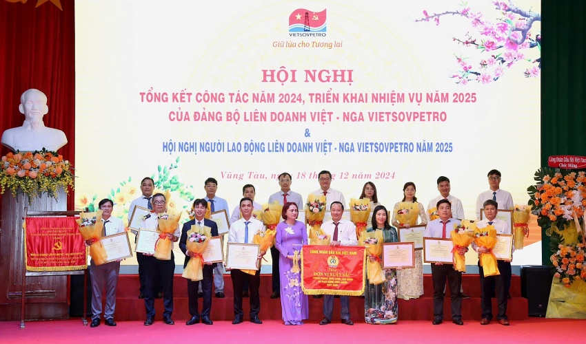 Vietsovpetro tổ chức Hội nghị Tổng kết công tác Đảng năm 2024 và Hội nghị Người lao động năm 2025