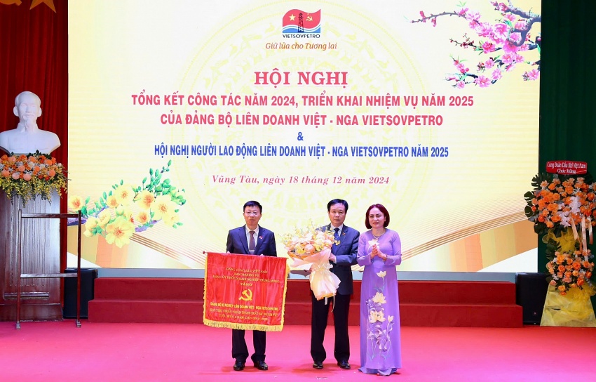 Vietsovpetro tổ chức Hội nghị Tổng kết công tác Đảng năm 2024 và Hội nghị Người lao động năm 2025