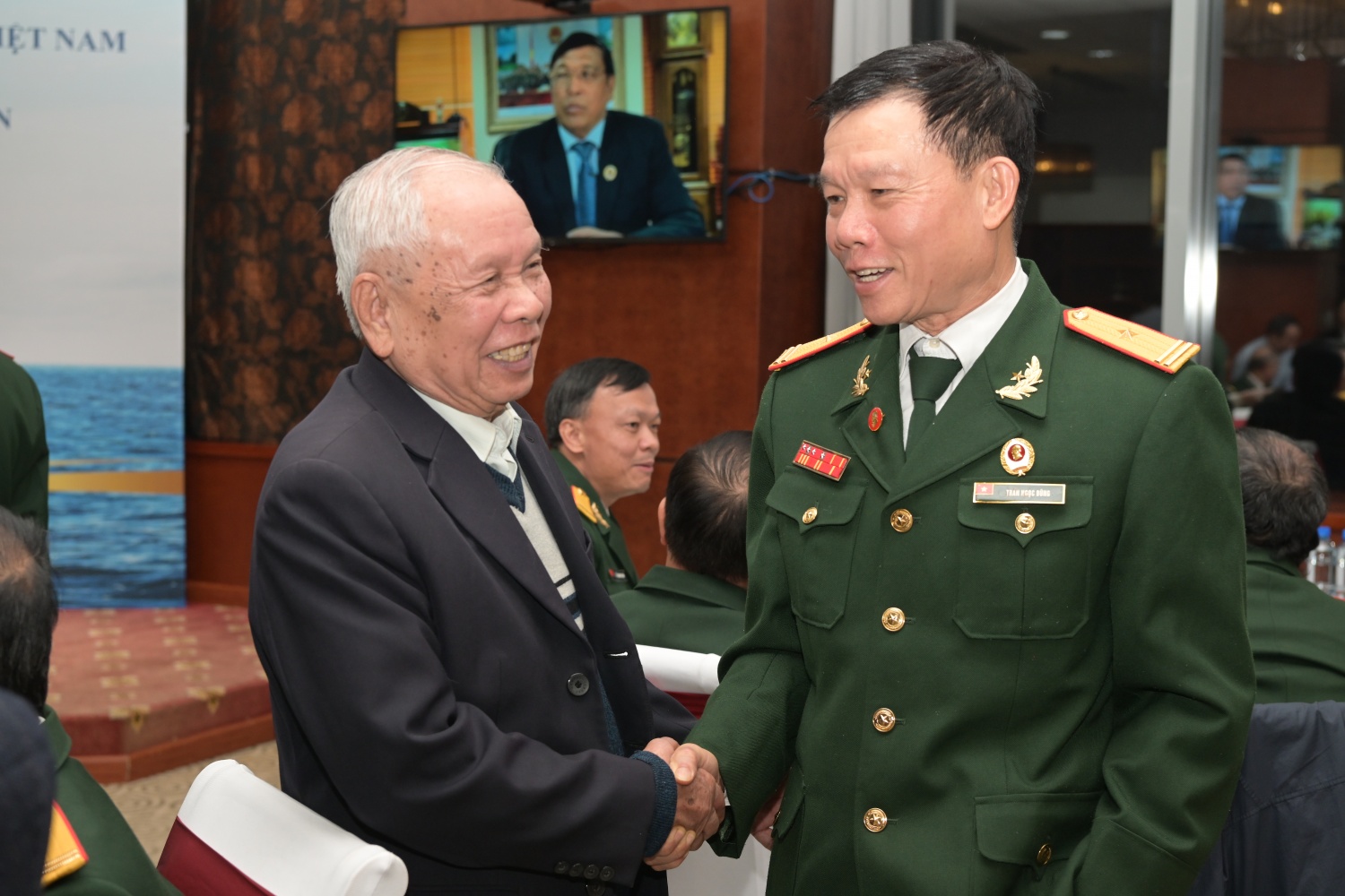 Hội CCB Tập đoàn Dầu khí Việt Nam gặp mặt, giao lưu các thế hệ cựu chiến binh Hội CCB Tập đoàn Dầu khí Việt Nam gặp mặt, giao lưu các thế hệ cựu chiến binh