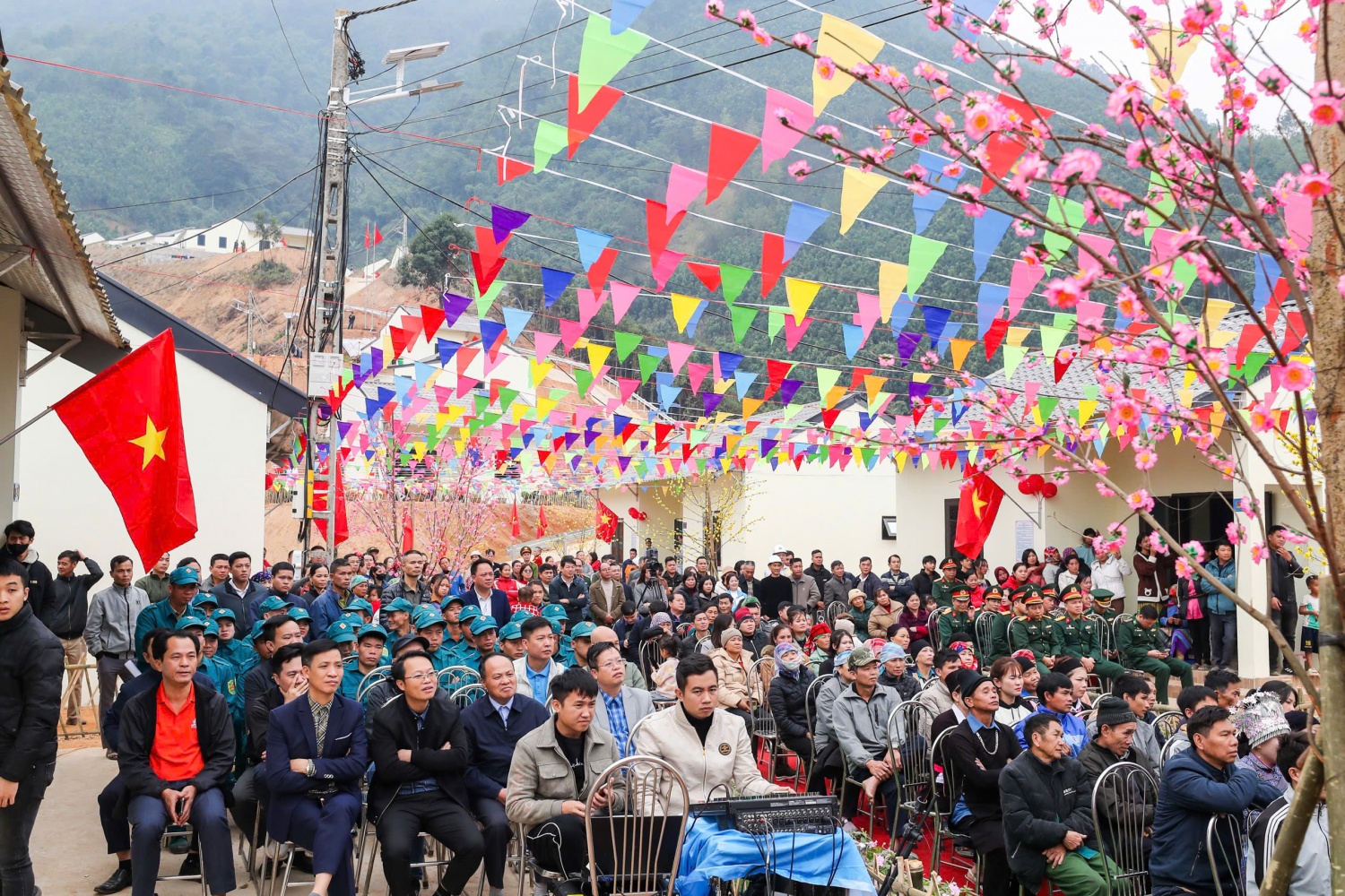Ngày hội của nhân dân thôn Kho Vàng Ngày hội của nhân dân thôn Kho Vàng