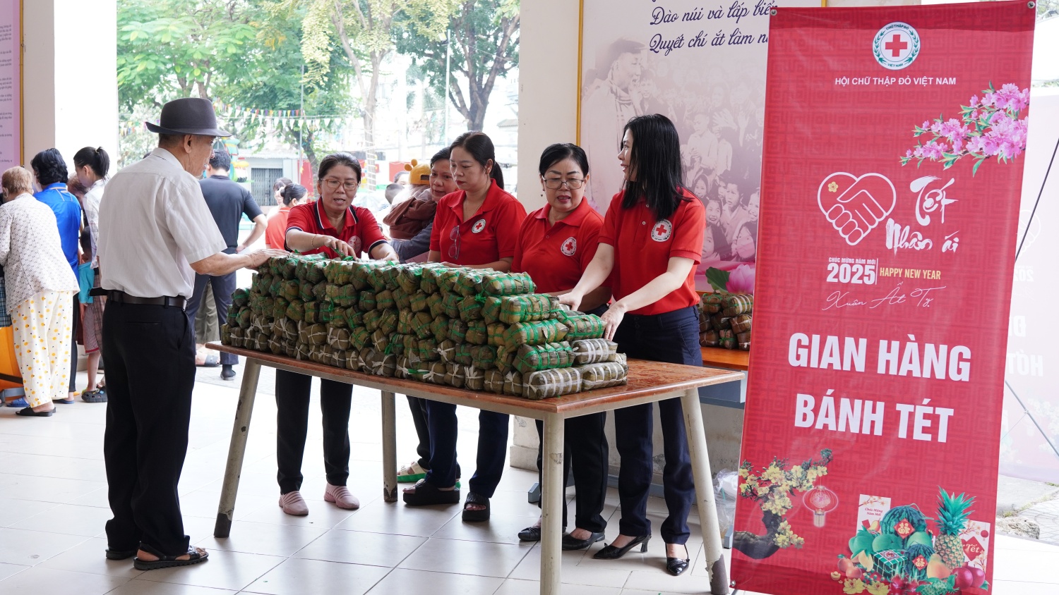 PVFCCo khởi động chương trình “Xuân yêu thương - Tết sẻ chia” PVFCCo khởi động chương trình “Xuân yêu thương - Tết sẻ chia”