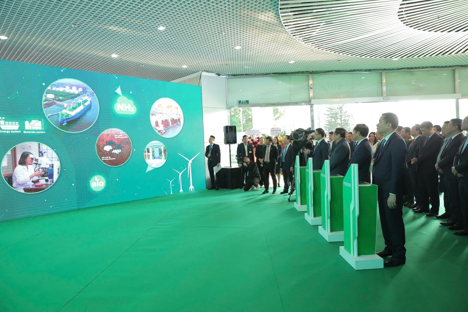 Thủ tướng Chính phủ Phạm Minh Chính dự Hội nghị Tổng kết năm 2024 của Petrovietnam Thủ tướng Chính phủ Phạm Minh Chính dự Hội nghị Tổng kết năm 2024 của Petrovietnam