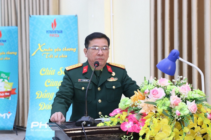 Đồng chí Lê Hồng Minh thay mặt các hộ gia đình cùng Hội CCB huyện gửi lời cảm ơn sâu sắc đến Hội CCB PVFCCo nói riêng và Tập đoàn Petrovietnam nói chung