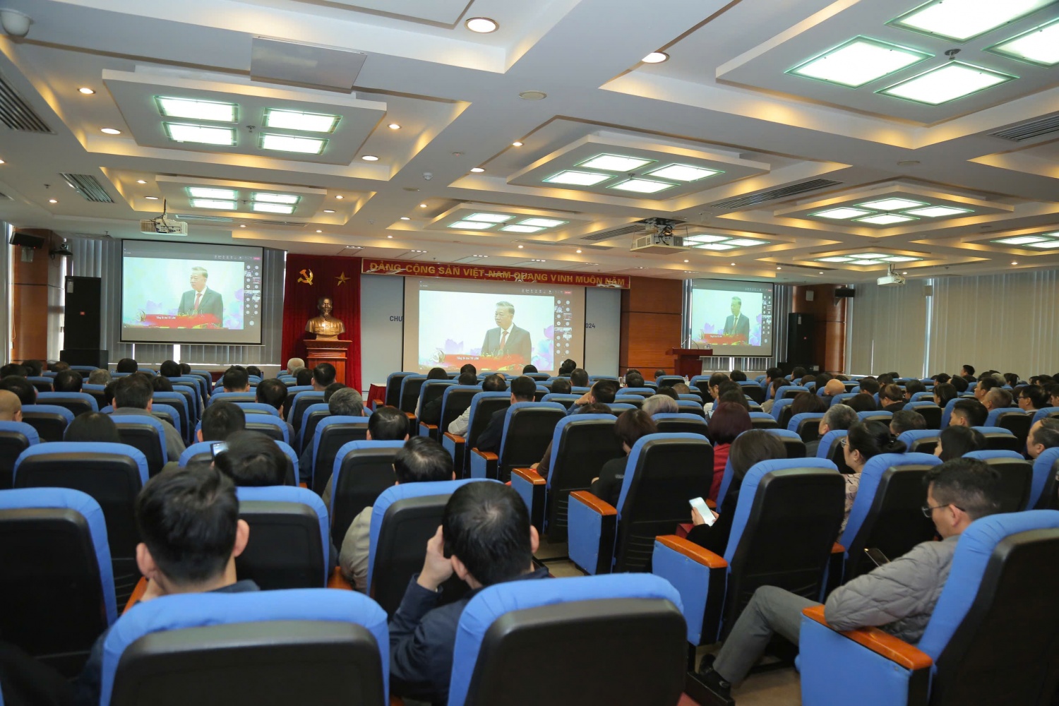Petrovietnam tham dự Hội nghị toàn quốc về đột phá phát triển khoa học, công nghệ, đổi mới sáng tạo và chuyển đổi số quốc gia