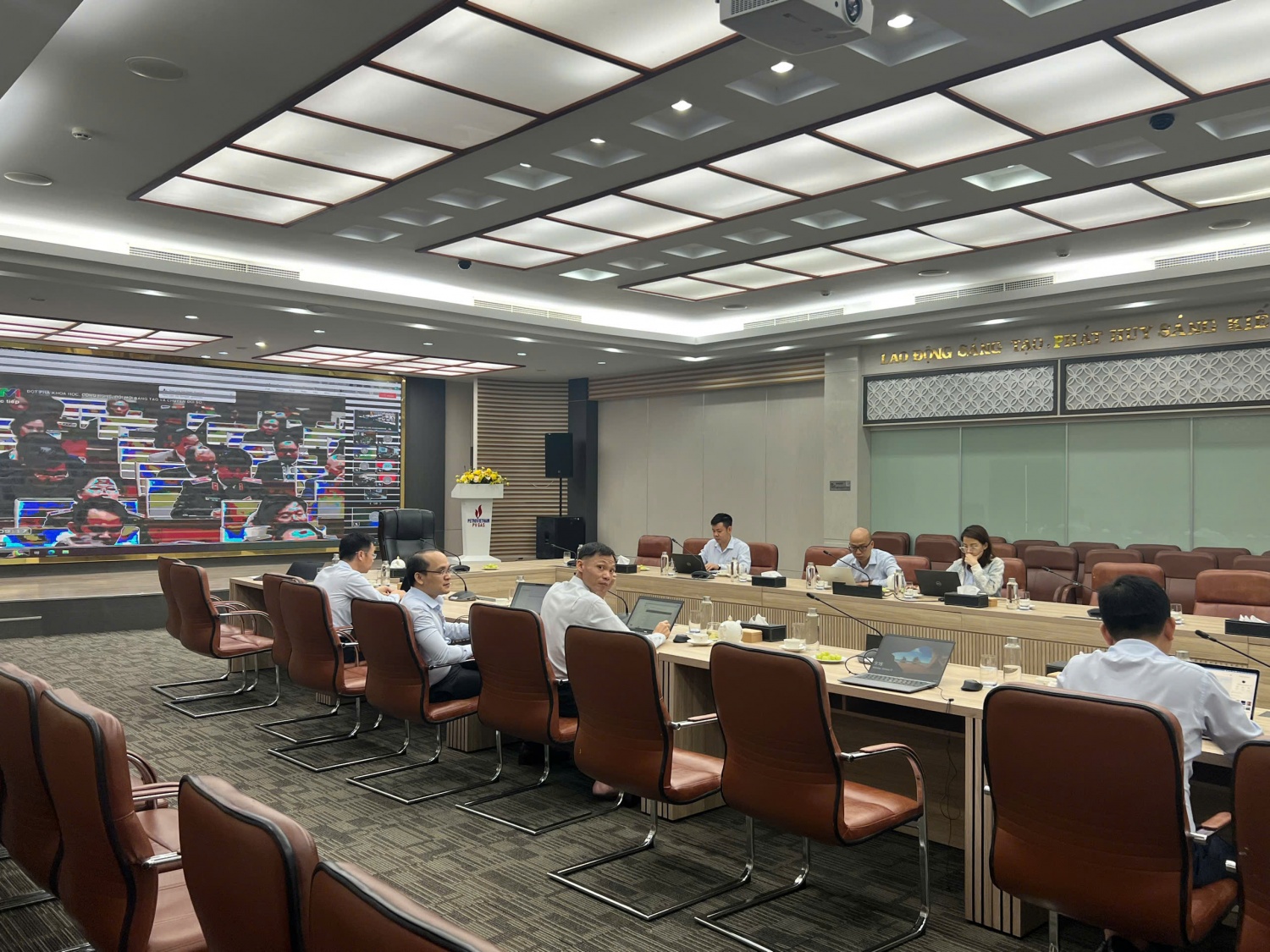 Petrovietnam tham dự Hội nghị toàn quốc về đột phá phát triển khoa học, công nghệ, đổi mới sáng tạo và chuyển đổi số quốc gia