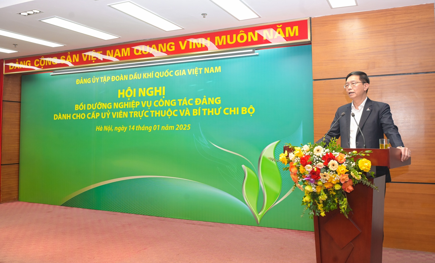 Petrovietnam bồi dưỡng nghiệp vụ công tác Đảng cho cấp ủy viên trực thuộc và Bí thư Chi bộ