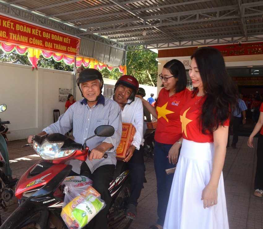 Chuỗi hoạt động ý nghĩa của Ban Nữ Công Vietsovpetro Chào đón Xuân Ất Tỵ 2025 Ban Nữ công Công đoàn Vietsovpetro tổ chức chuỗi hoạt động ý nghĩa chào đón xuân Ất Tỵ 2025