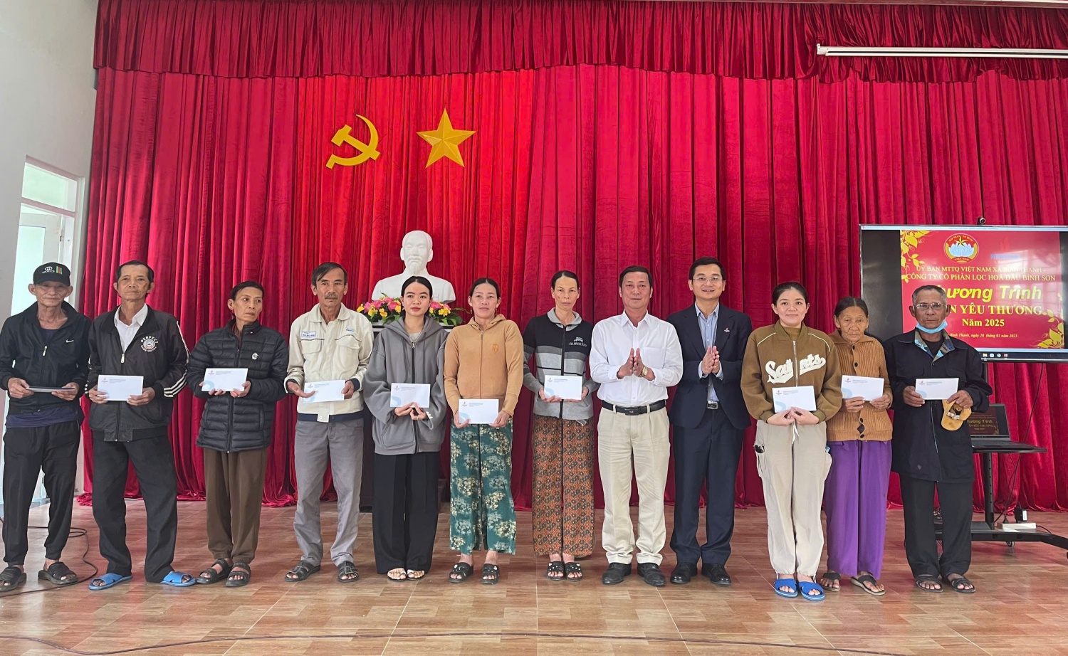 BSR thực hiện nhiều chương trình an sinh xã hội nhân dịp Tết Nguyên đán Ất Tỵ năm 2025 BSR thực hiện nhiều chương trình an sinh xã hội nhân dịp Tết Nguyên đán Ất Tỵ năm 2025