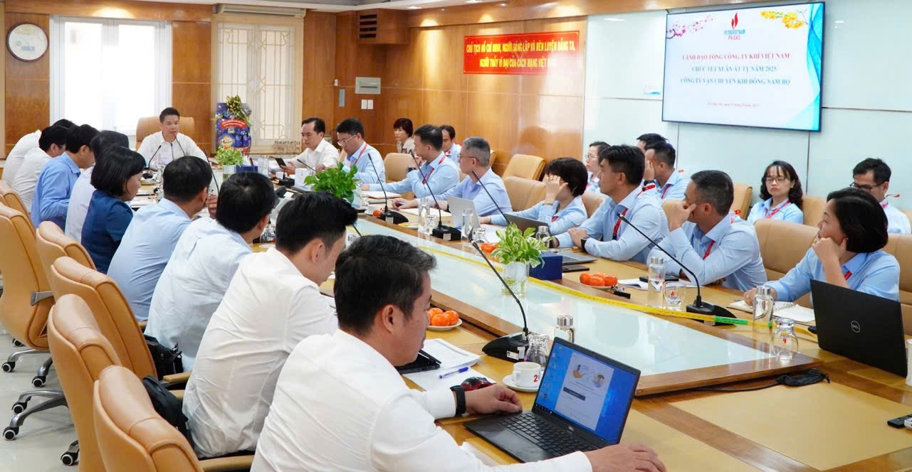 Tổng Giám đốc Phạm Văn Phong chỉ đạo hoạt động cấp khí tại Đông Nam Bộ trước thềm Tết Nguyên đán Tổng Giám đốc Phạm Văn Phong chỉ đạo hoạt động cấp khí tại Đông Nam Bộ trước thềm Tết Nguyên đán