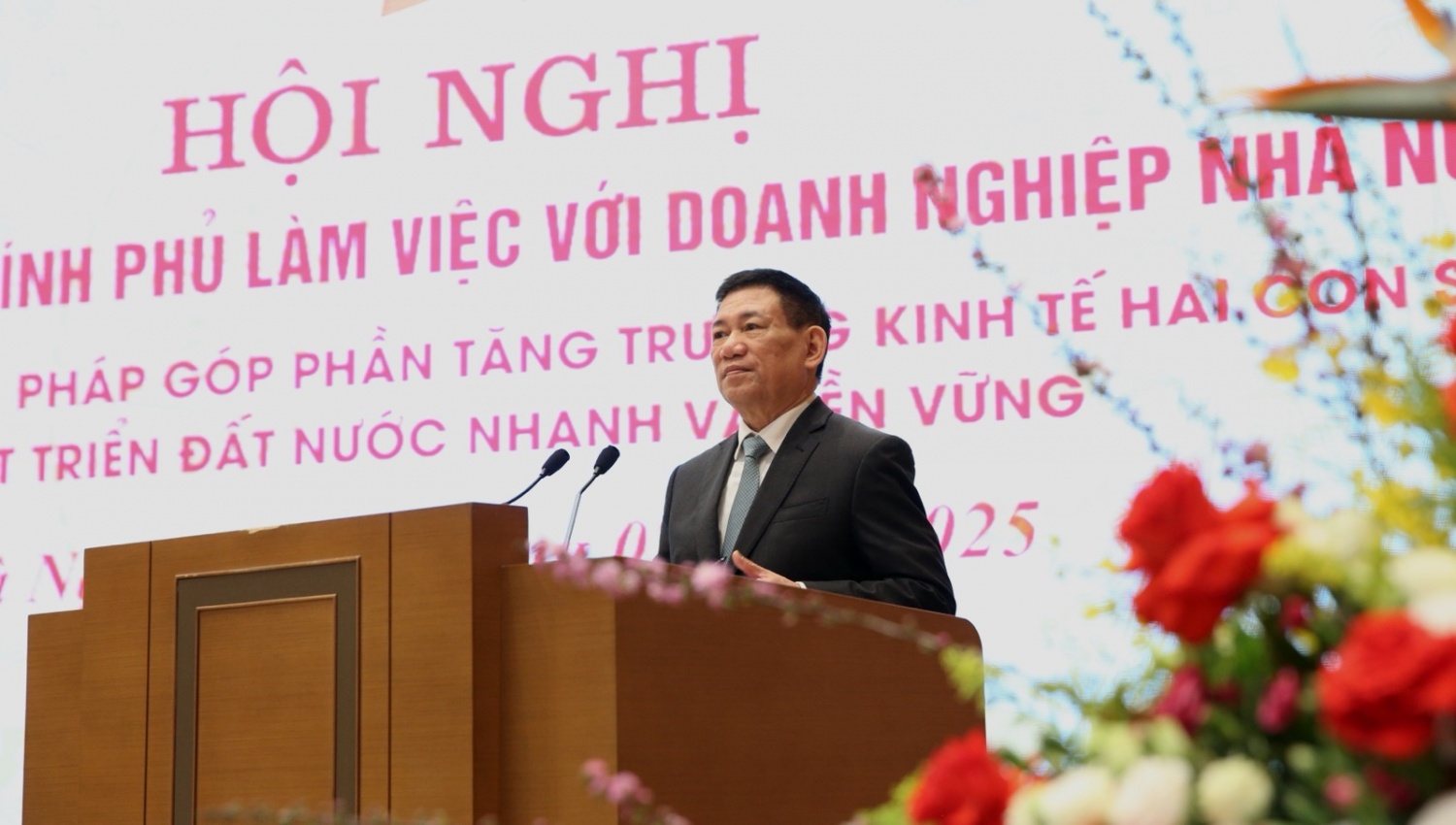 Thủ tướng Phạm Minh Chính: DNNN phát huy tinh thần yêu nước, tiên phong bứt phá cho mục tiêu tăng trưởng 8%