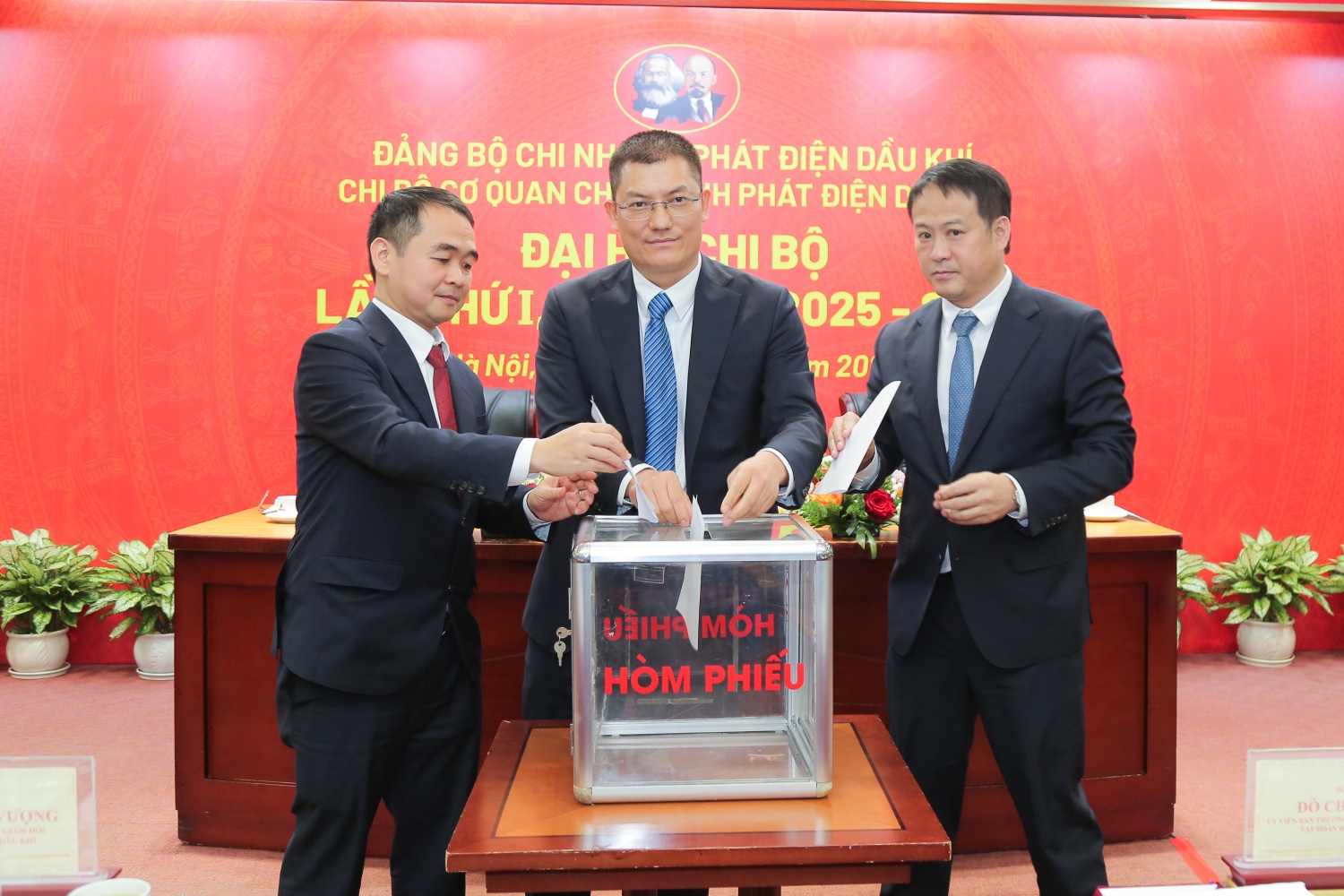 Đại hội Chi bộ Cơ quan Chi nhánh Phát điện Dầu khí lần thứ I nhiệm kỳ 2025 - 2027 thành công tốt đẹp