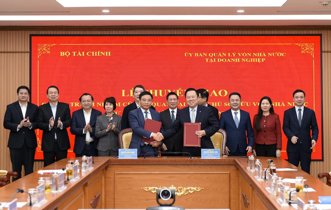 Chuyển giao quyền đại diện chủ sở hữu vốn Nhà nước tại 18 tập đoàn, tổng công ty về Bộ Tài chính