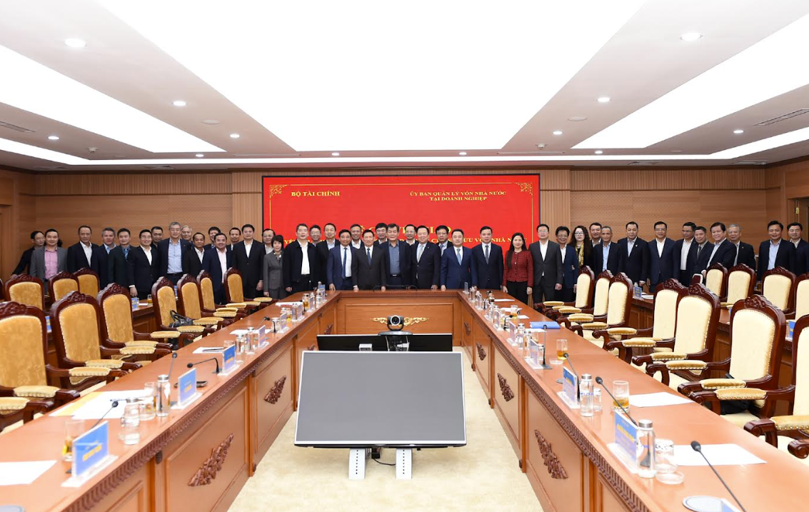 Chuyển giao quyền đại diện chủ sở hữu vốn Nhà nước tại 18 tập đoàn, tổng công ty về Bộ Tài chính