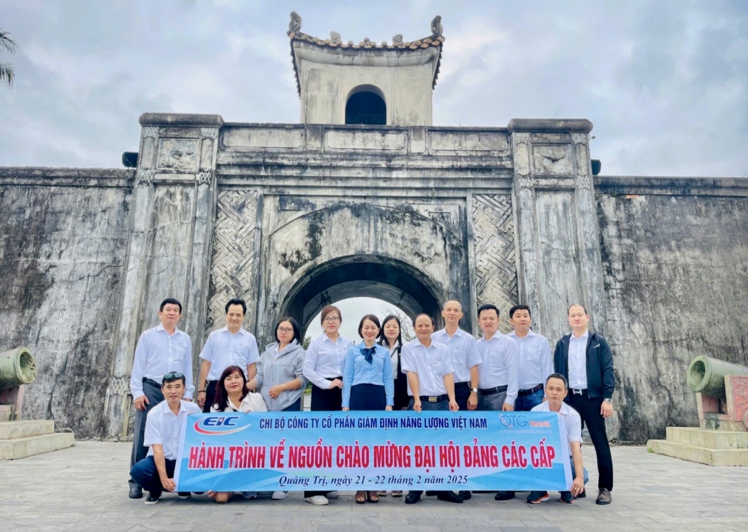 Chi bộ EIC: Lễ kết nạp đảng viên mới đầy ý nghĩa tại Nghĩa trang liệt sĩ Quốc gia Trường Sơn