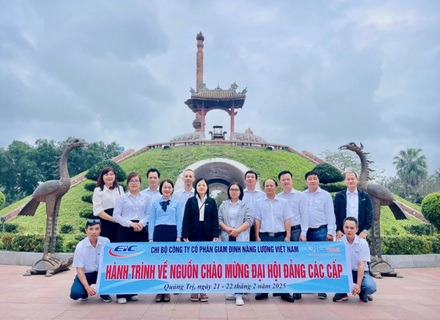 Chi bộ EIC: Lễ kết nạp đảng viên mới đầy ý nghĩa tại Nghĩa trang liệt sĩ Quốc gia Trường Sơn