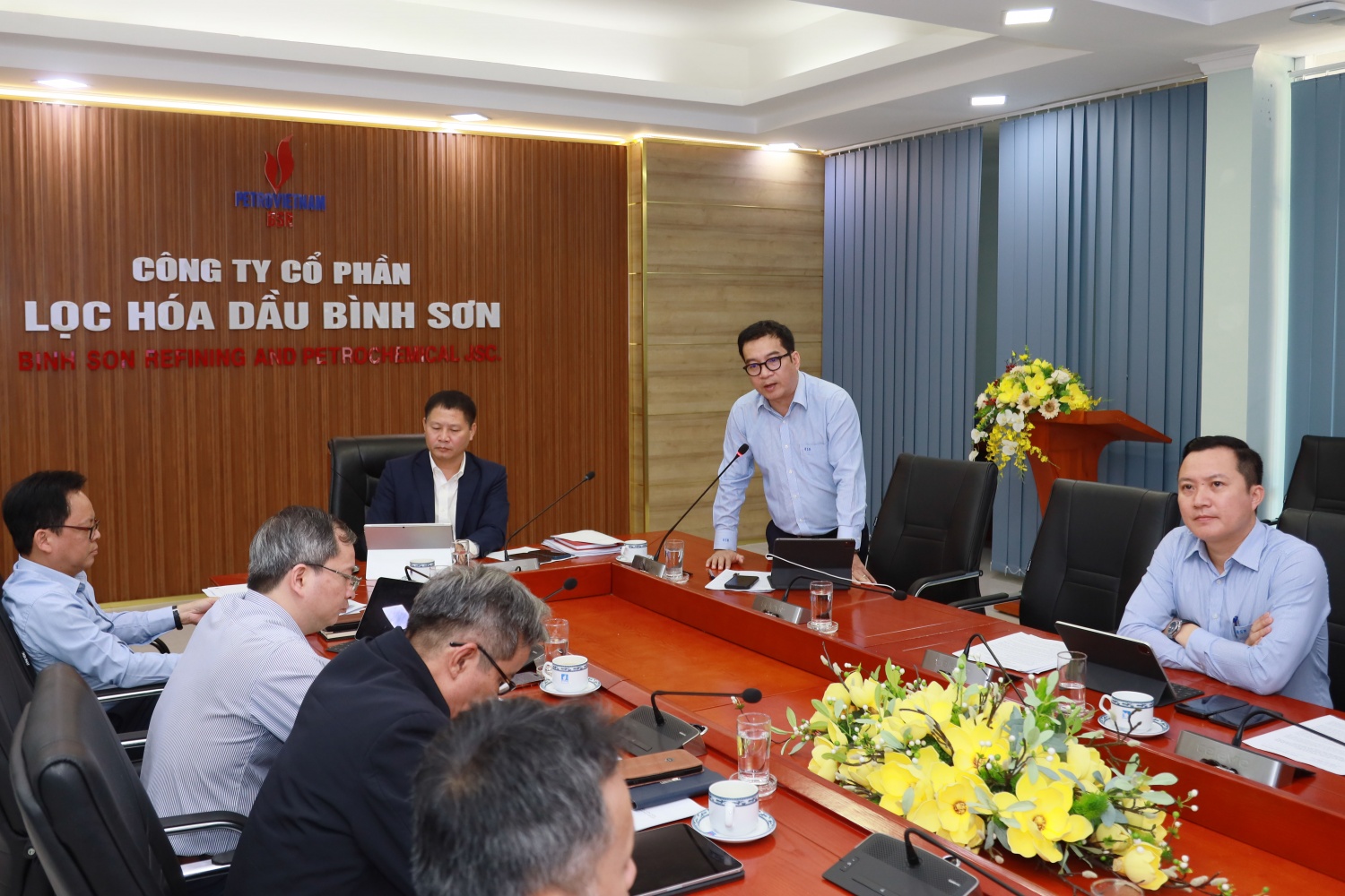 Đồng chí Nguyễn Việt Thắng - Phó Bí thư Đảng ủy, Tổng Giám đốc BSR phát biểu ý kiến về những lưu ý trong công tác chuẩn bị cho Đại hội Đảng các cấp sắp đến.