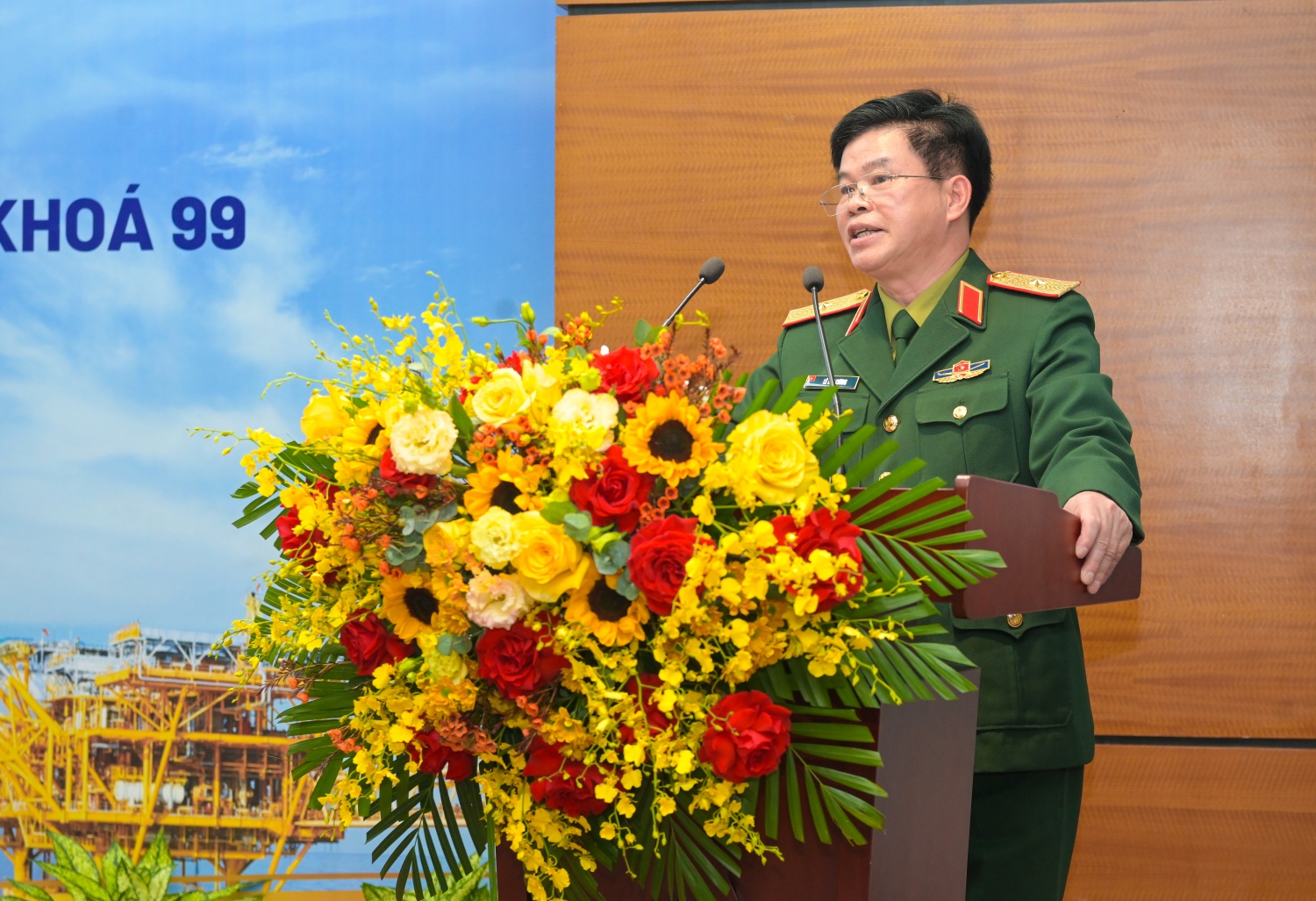 Đoàn cán bộ Học viện Quốc phòng nghiên cứu thực tế tại Petrovietnam