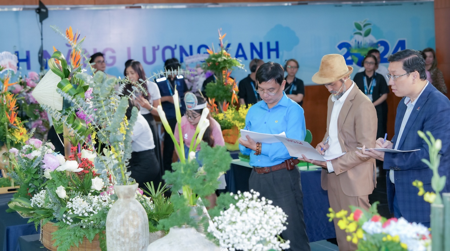 “Sắc hương PV GAS 2025” – Niềm hạnh phúc rực rỡ màu hoa