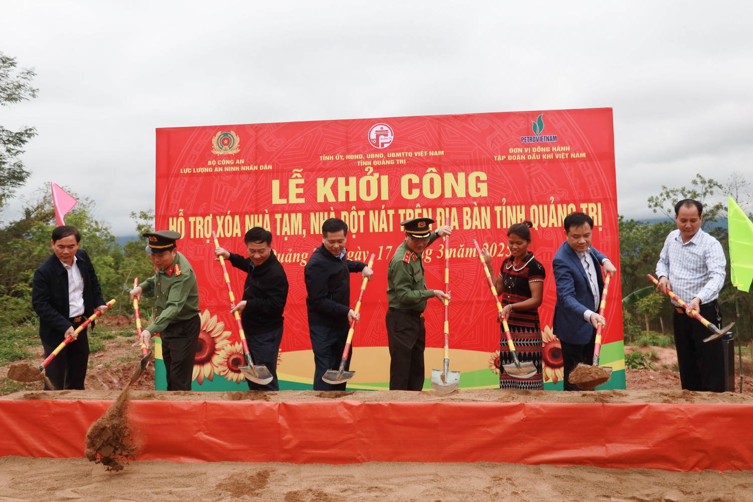 Xóa nhà tạm, nhà dột nát, biểu hiện sinh động của lòng Dân - ý Đảng”