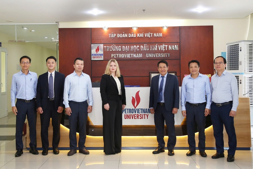PVU ký kết Biên bản ghi nhớ hợp tác với Trường Đại học Kỹ thuật Quốc gia Sukhoi (Belarus)”