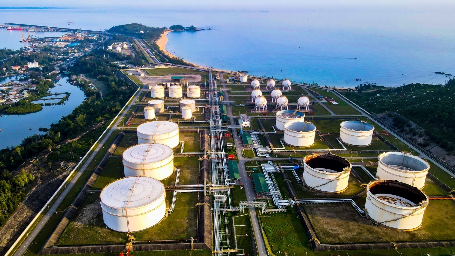 Tác phẩm Thơ “Hành trình Petrovietnam””